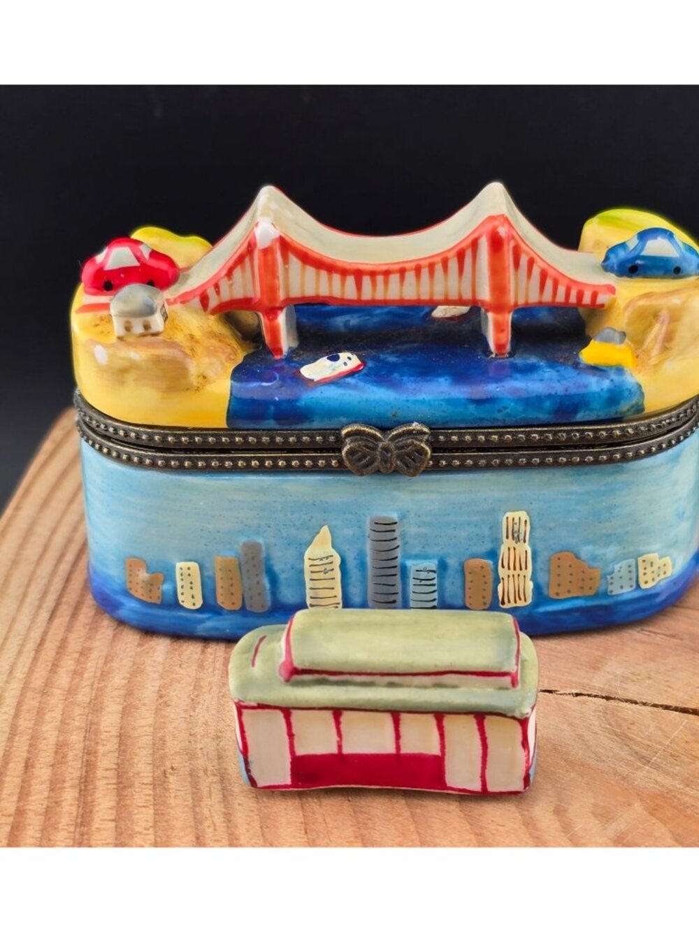 Vintage San Francisco Golden Gate Bridge Porcelain Hinged Trinket Box Trolley - Picture 2 of 14